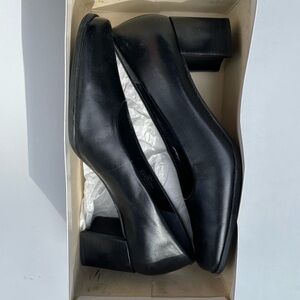 Women’s Parade black high heel shoes size 10 wide